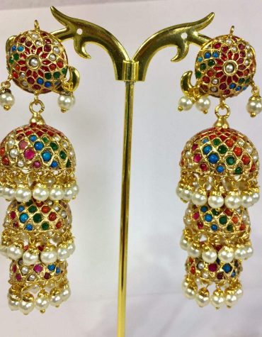 Jadau earrings 917491
