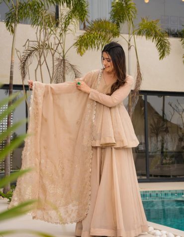 Golden Sand Elegant Kurta Set